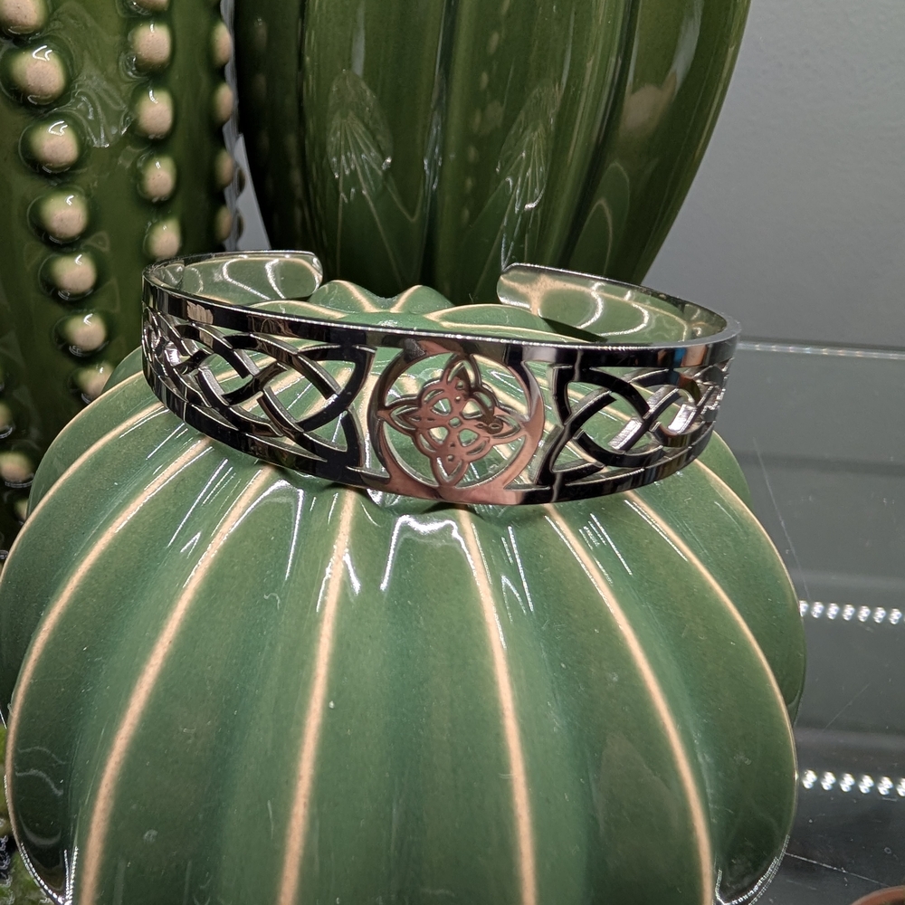 Silver Tone Bracelet - Picture 2 of 3